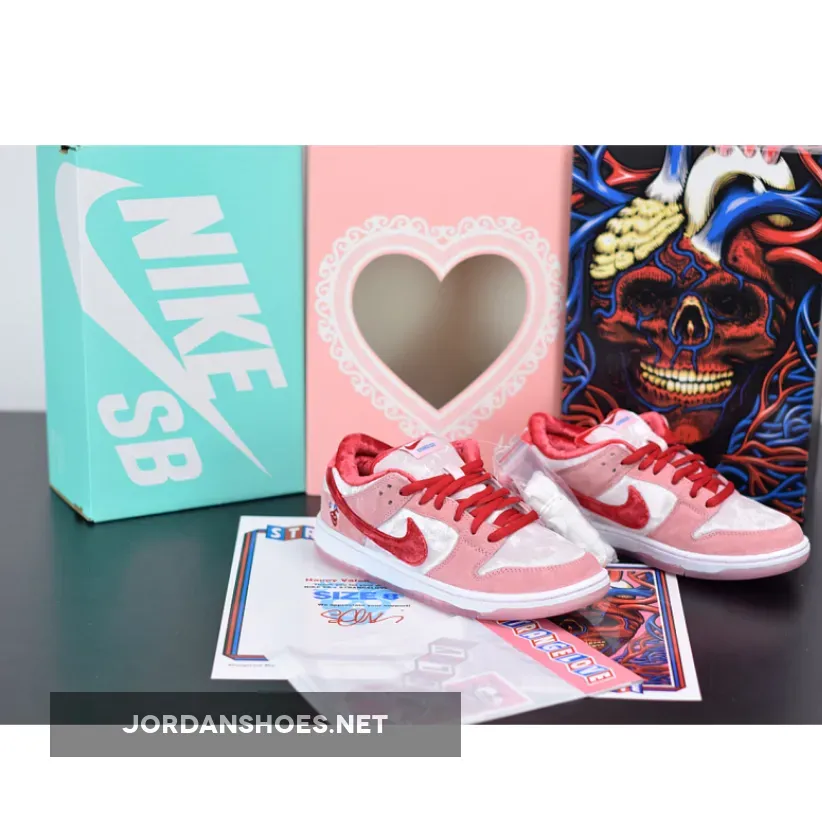 StrangeLove x Nike SB Dunk Low "Valentine’s Day"