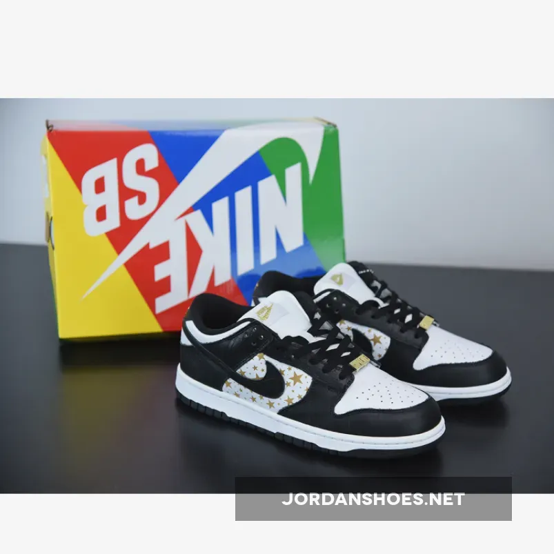 Supreme x Nike SB Dunk Low White/Metallic Gold-Black