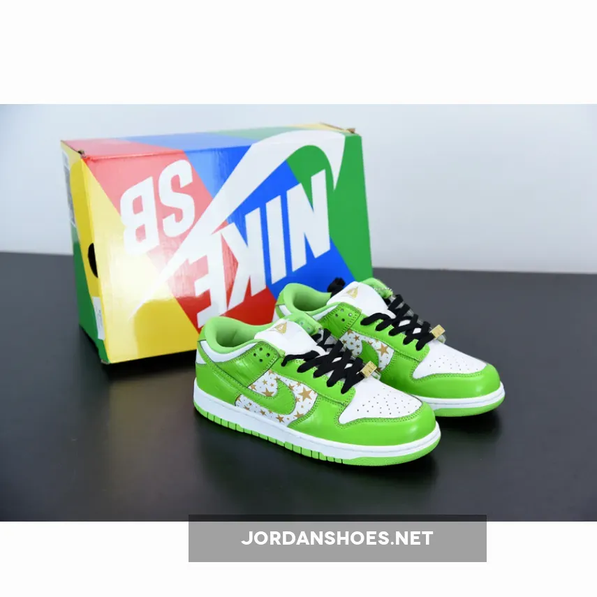 Supreme x Nike SB Dunk Low Stars Mean Green