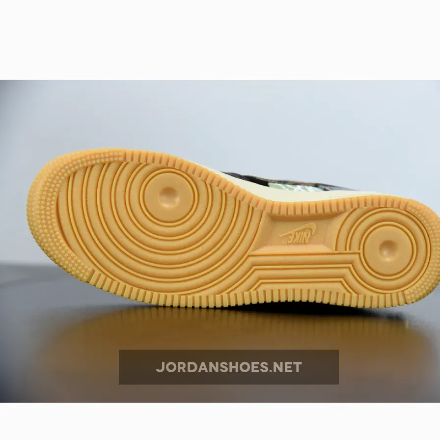 Travis Scott x Nike Air Force 1 Low "Cactus Jack" Muted Bronze Travis Scott x Nike Air Force 1 Low "Cactus Jack" Muted Bronze