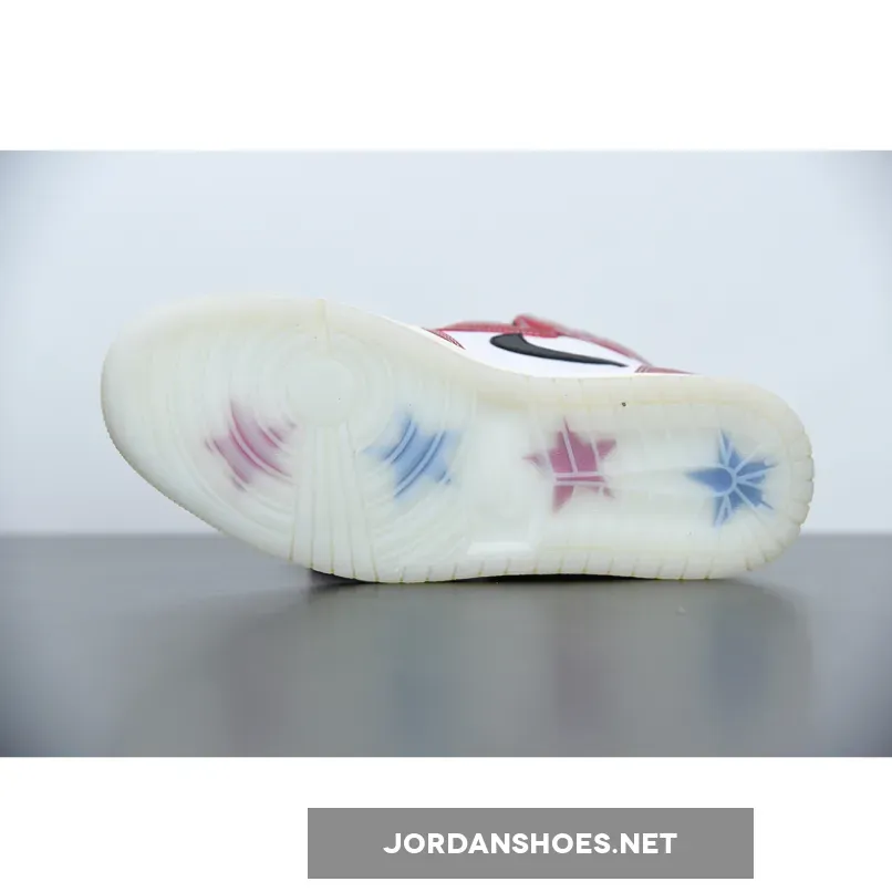 Trophy Room x Air Jordan 1 Retro High OG SP ‘Chicago’ Trophy Room x Air Jordan 1 Retro High OG SP ‘Chicago’